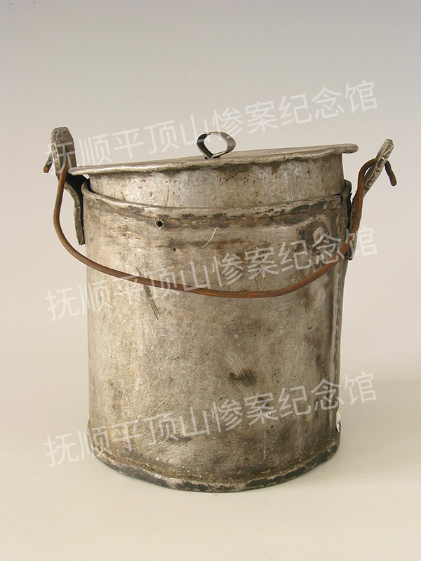 总221-民国提梁铝盖盒.jpg